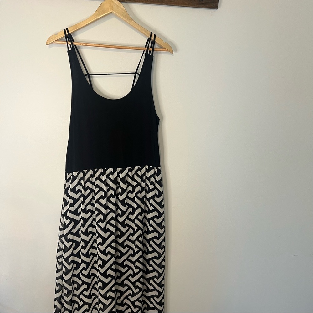 Charming Charlie Maxi Dress Women’s Large Black White Geometric Print Boho Dress